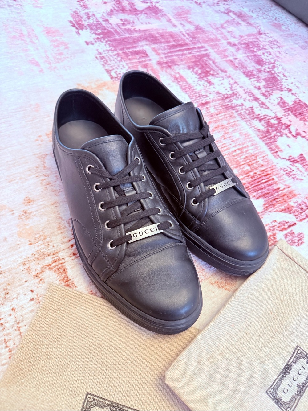 Gucci Men's Black Leather Low-Top Sneakers
EU44